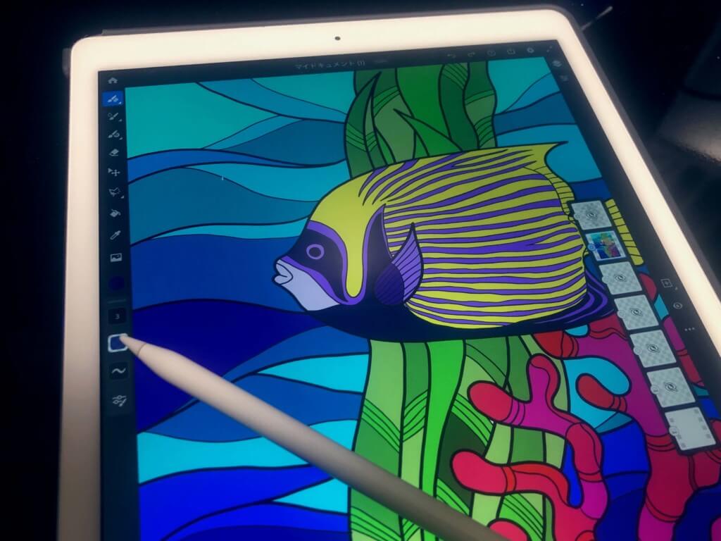 AdobeFrescoで海水魚イラストを描く！スマホケースデザイン